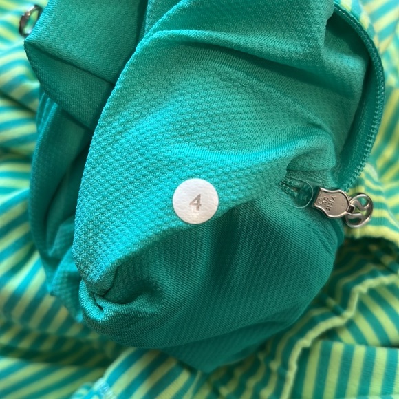 Lululemon Forthright 1/2 Zip - Picture 4 of 12